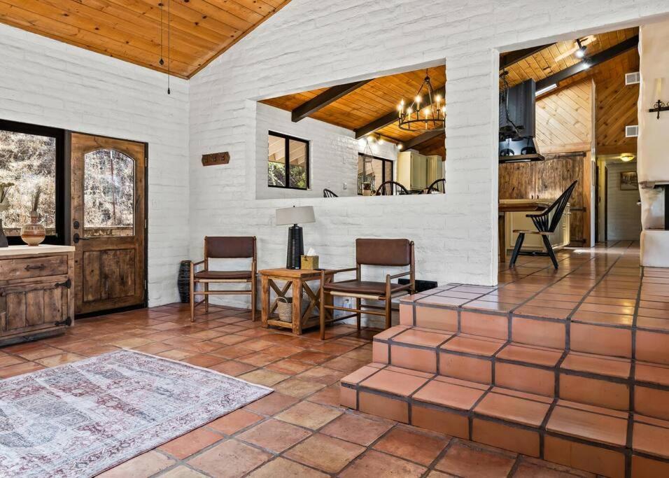 Scenic Spanish Rancho - Breathtaking Views Три Ривърс Екстериор снимка