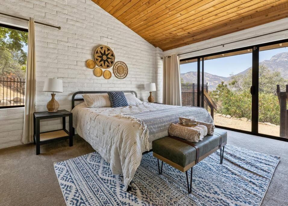 Scenic Spanish Rancho - Breathtaking Views Три Ривърс Екстериор снимка